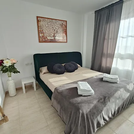 Residencia Arcoiris For Holiday Appartement Callao Salvaje